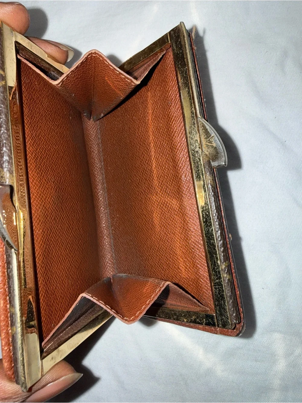 Classic Brown Men’s Leather Wallet